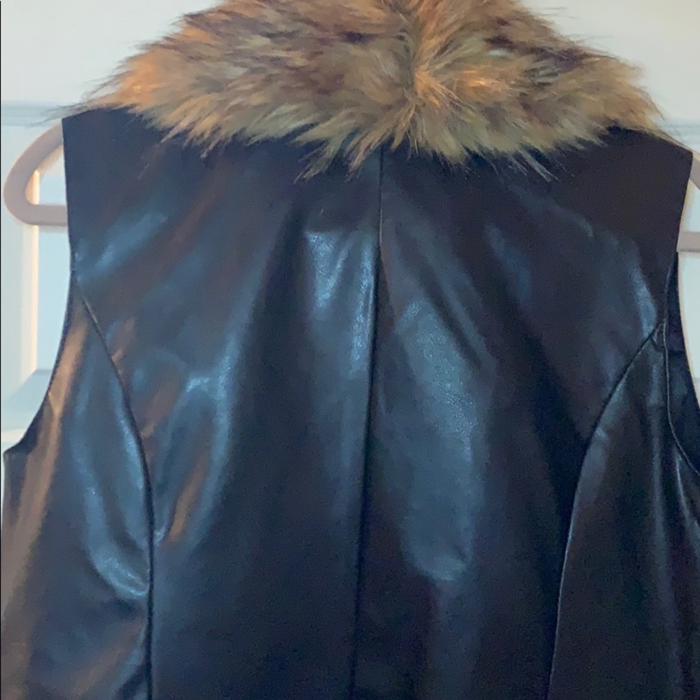 Lanshifei fur and faux leather vest - Picture 5 of 12